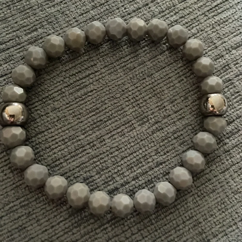 Gray Faceted Crystal Stretch Bracelet w/ Silver Accent Beads – Handmade Unisex